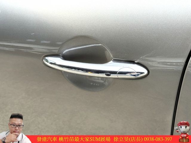 MINI COOPER COUNTRY 2018年 1.5 銀黑 1919  第3張相片