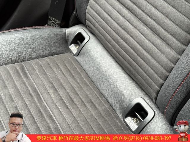 BENZ A180 2016年 1.6 紅 1318 順  第12張相片