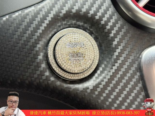 BENZ A180 2016年 1.6 紅 1318 順  第15張相片