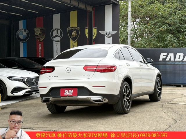 BENZ GLC250 4MATIC 2018年 2.0 白 7388  第18張相片
