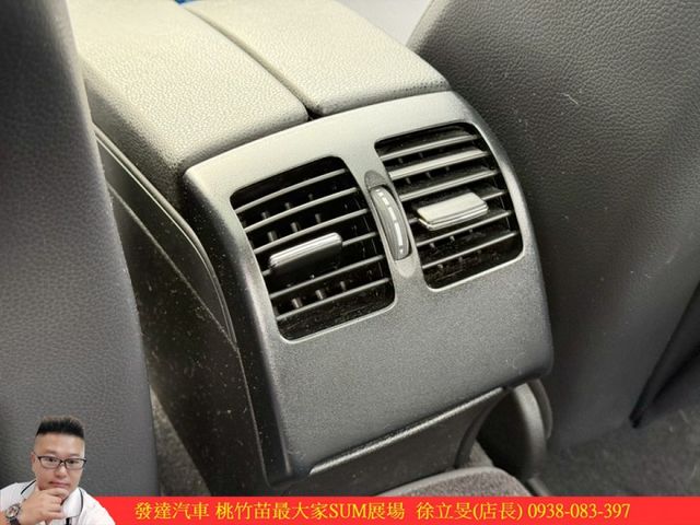 BENZ C200 2013年 1.8 銀 7368 順  第8張相片