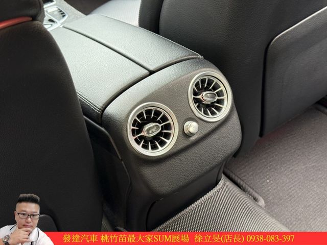 BENZ C300 2019年 2.0 白黑 7658  第11張相片