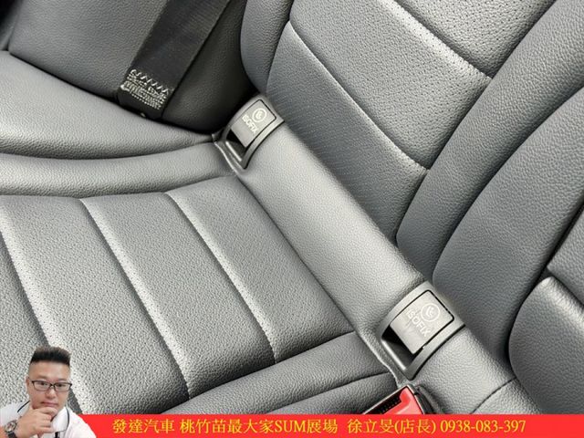 BENZ C300 2019年 2.0 白黑 7658  第12張相片