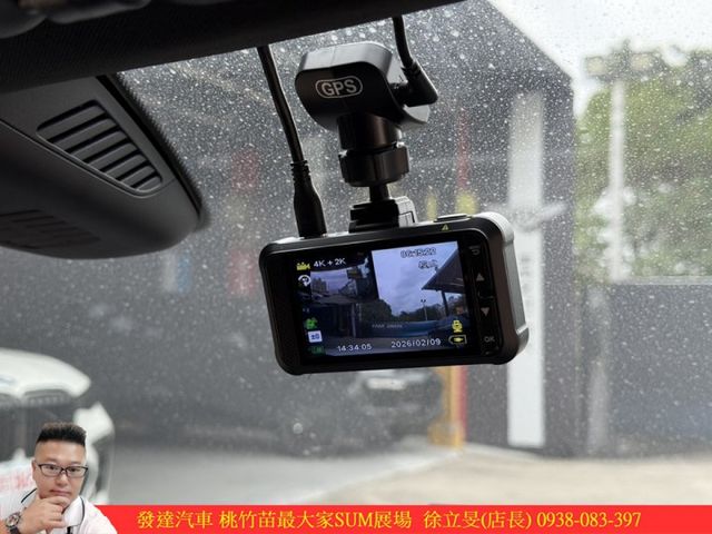 BENZ C300 2019年 2.0 白黑 7658  第14張相片