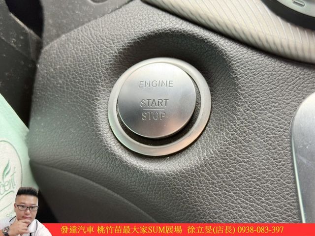 BENZ GLA250 2016年 2.0 白 0109 TCBU  第14張相片