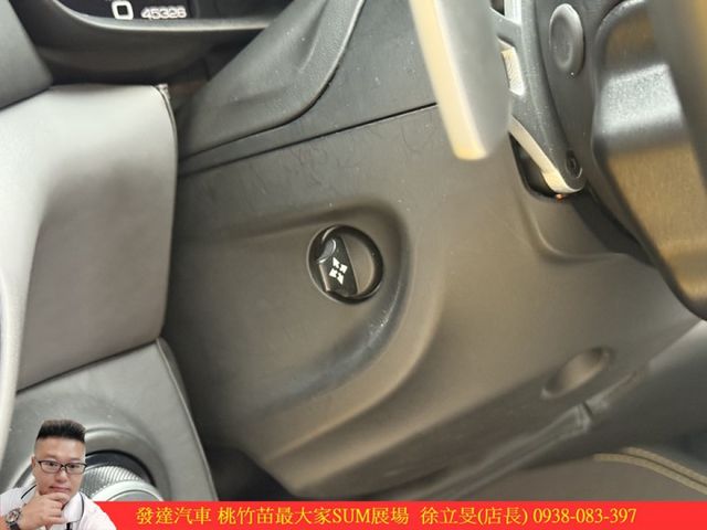 法拉利 CALIFORNIA 2015年 3.9 淺黃 黑 1668 寄  第7張相片