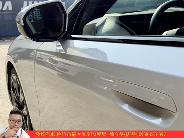 BMW 530I 油電  2023年11月 2.0 白 8331  第4張相片