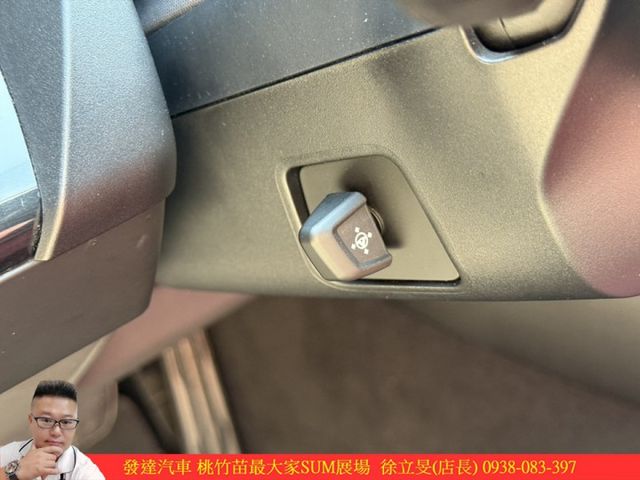 BMW 530I 油電  2023年11月 2.0 白 8331  第9張相片