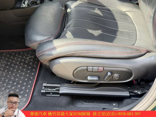 MINI COOPER COUNTRY 2017年 1.5 綠白 7608 順  第6張相片