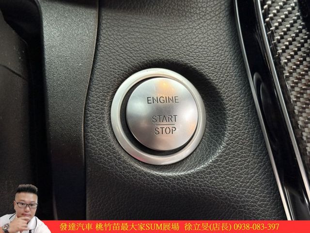 BENZ GLC250 4MATIC 2018年 2.0 白 8885  第15張相片