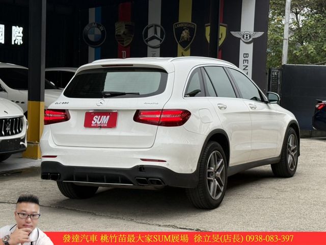 BENZ GLC250 4MATIC 2018年 2.0 白 8885  第19張相片