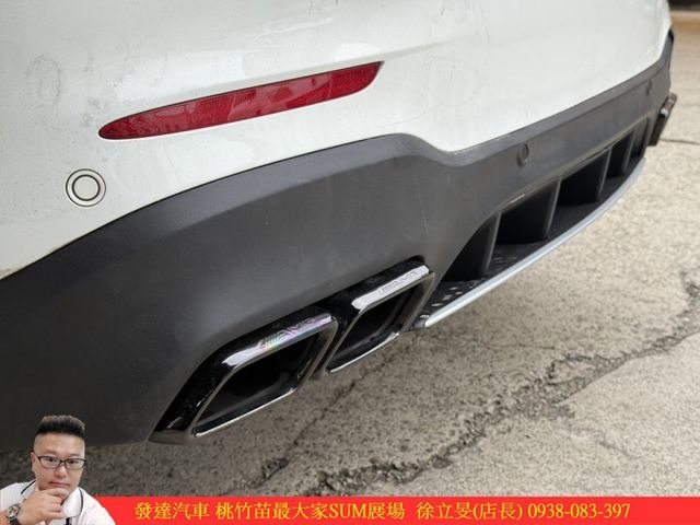 BENZ GLC250 4MATIC 2018年 2.0 白 8885  第20張相片