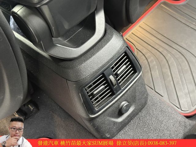 BMW 218I 2016年 1.5 白 8358 TCBU  第6張相片