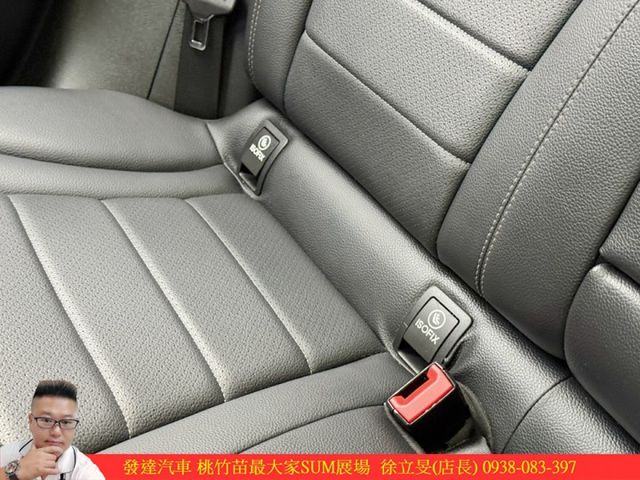 BENZ GLC300 2019年 2.0 白 1766  第11張相片
