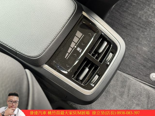 .VOLVO XC90 D4 2016年 2.0 黑 8651  第8張相片