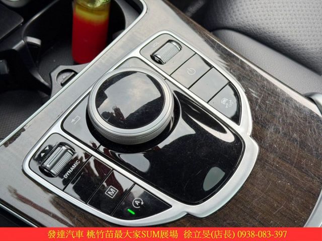 BENZ GLC300 2017年 2.0 白 9959 GOO  第16張相片