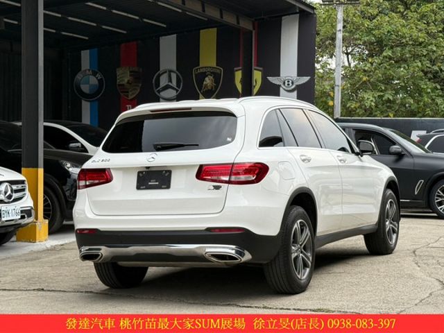 BENZ GLC300 2017年 2.0 白 9959 GOO  第17張相片