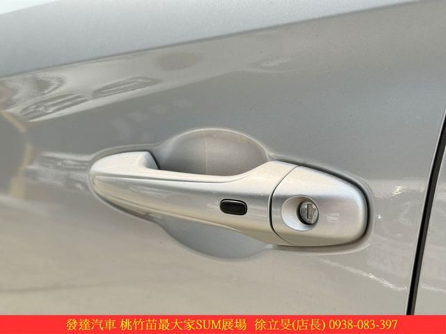 TOYOTA YARIS 2018年 1.5 銀 2627  第2張相片