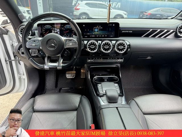BENZ CLA45S 2020年 2.0 白 9866  第11張相片