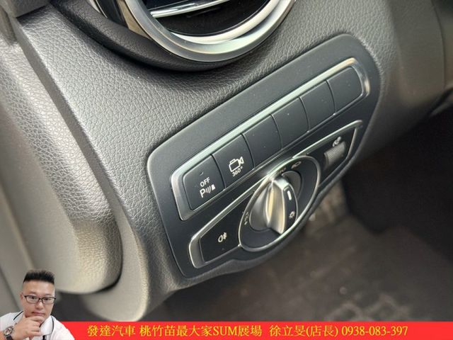 BENZ GLC250 4MATIC 2018年 2.0 白 7388  第8張相片