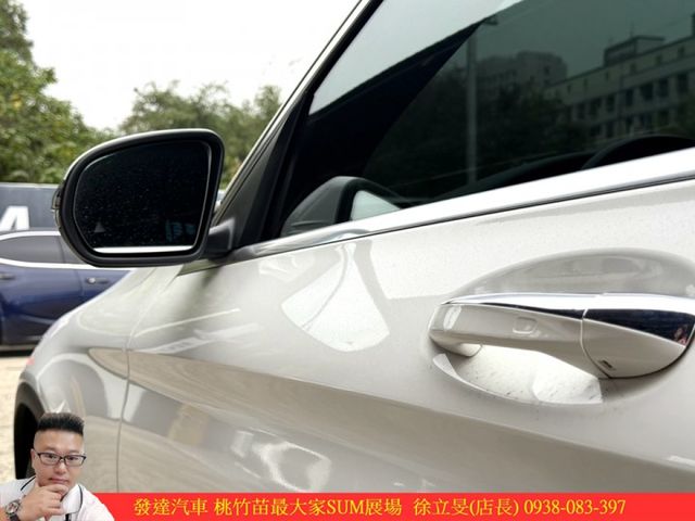 BENZ GLC250 4MATIC 2018年 2.0 白 8885  第5張相片
