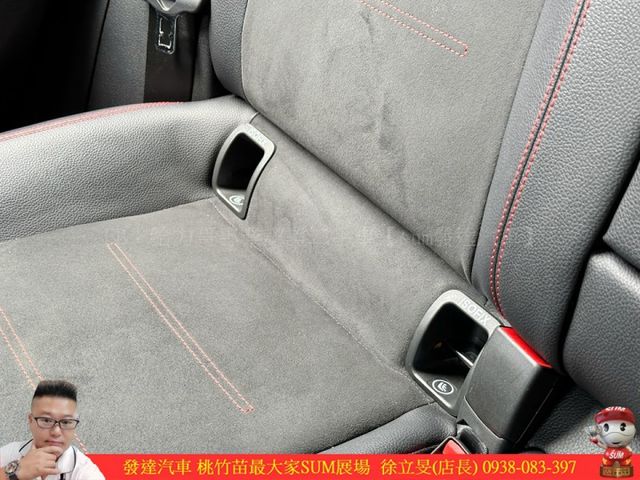 BENZ B180 2019年 1.3 黑 3999  第10張相片
