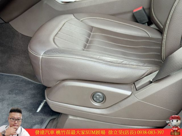 BENZ GLE250D 4MATIC 2017年 2.1 銀 7377  第7張相片