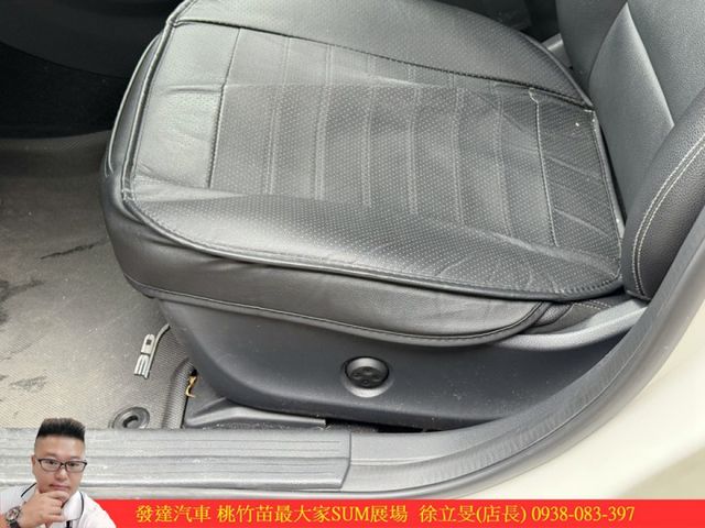 BENZ GLA250 2016年 2.0 白 0109 TCBU  第8張相片