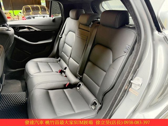 INFINITI Q30 2017年 1.6 灰 3829  第5張相片