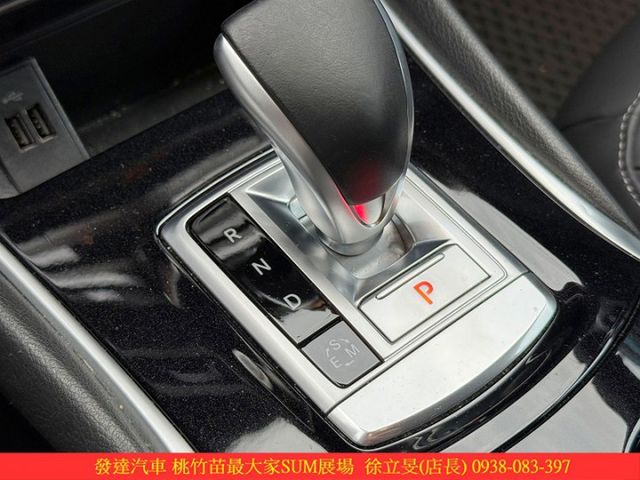INFINITI Q30 2017年 1.6 灰 3829  第13張相片