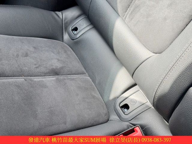 PORSCHE MACAN 2018年12月 2.0 淺藍 6189 順  第14張相片