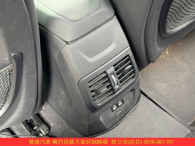 BMW 118I 2019年 1.5 黑 8633 順  第11張相片
