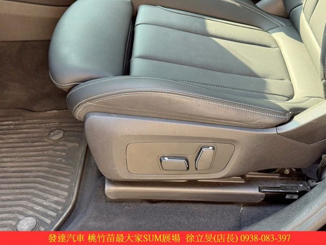 BMW X4 20I 2024年 2.0 黑 0698  第8張相片