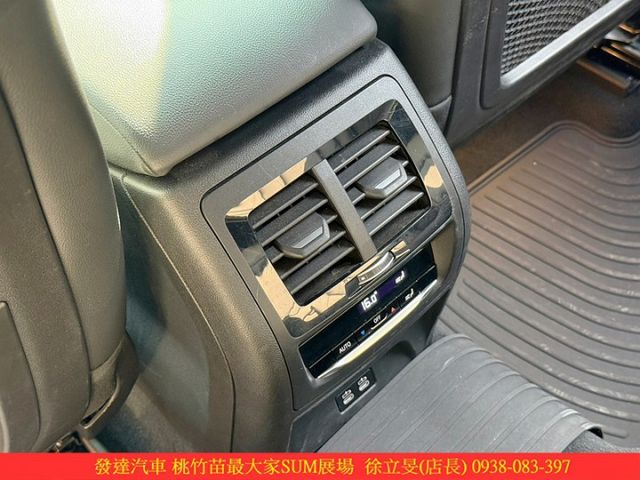 BMW X4 20I 2024年 2.0 黑 0698  第10張相片