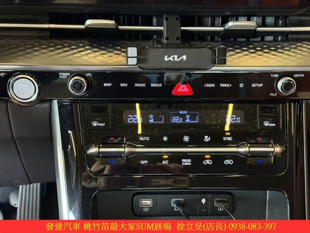 KIA CARNIVAL 柴油 2022年 2.2 黑 8800  第15張相片