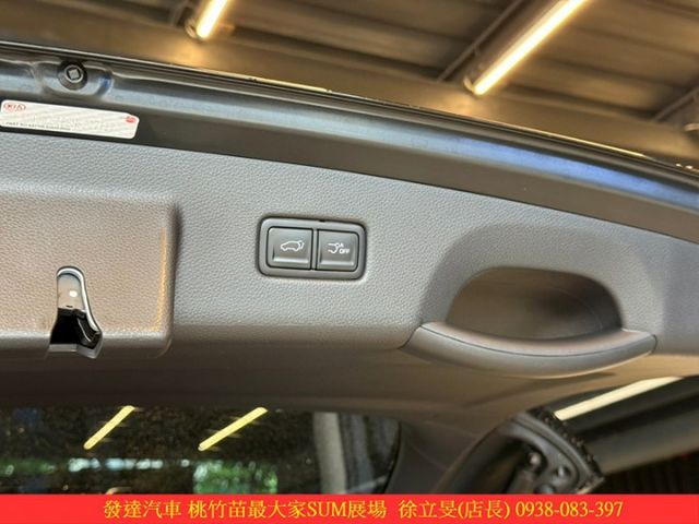 KIA CARNIVAL 柴油 2022年 2.2 黑 8800  第20張相片