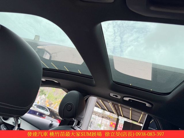 BENZ GLC300 2018年 2.0 黑 5263  第13張相片