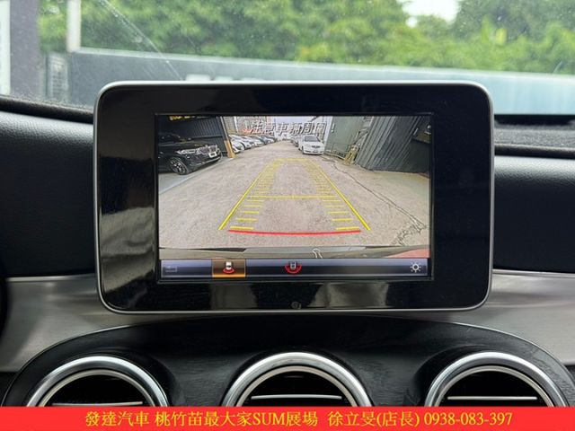 BENZ GLC300 2018年 2.0 黑 5263  第16張相片