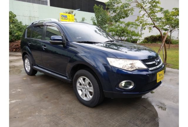 豪華版一手車/全車 原鈑件/里程保證/影音多合一  第1張相片