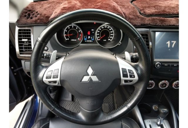 豪華版一手車/全車 原鈑件/里程保證/影音多合一  第14張相片