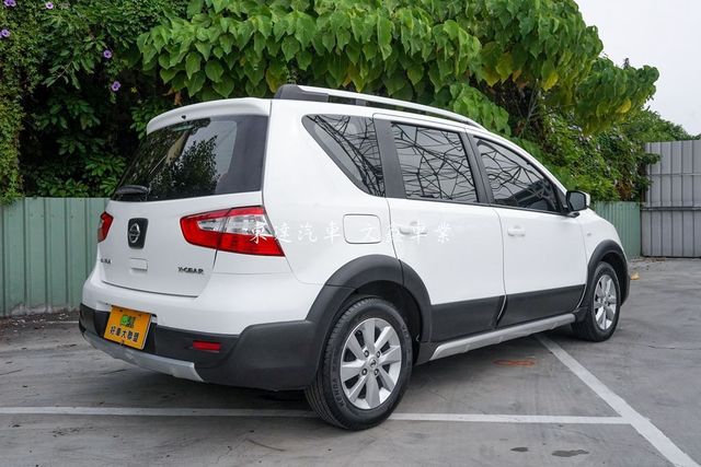 NISSAN日產 LIVINA  第2張相片