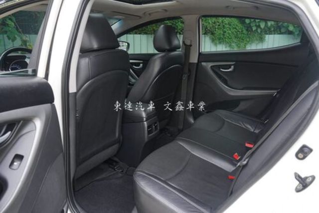 HYUNDAI現代 ELANTRA  第9張相片