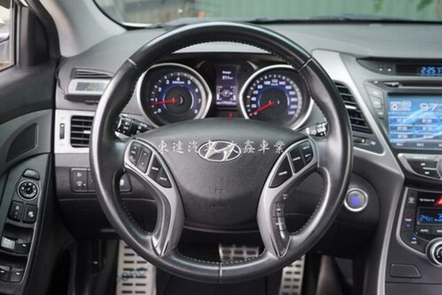 HYUNDAI現代 ELANTRA  第13張相片