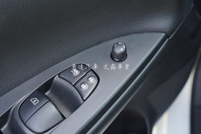 NISSAN日產 TIIDA  第16張相片