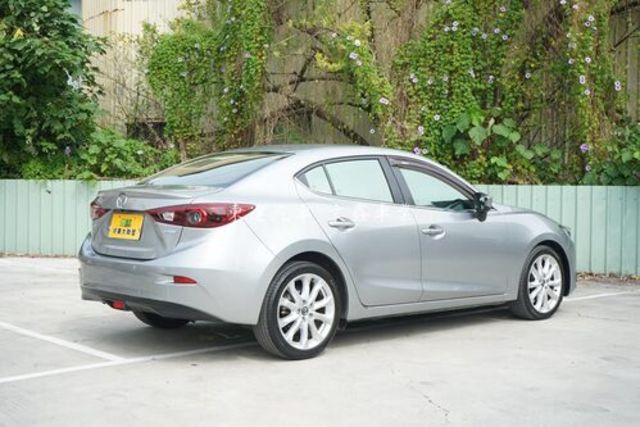 MAZDA馬自達 MAZDA 3  第2張相片