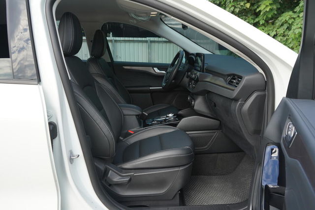 FORD福特 KUGA  第9張相片
