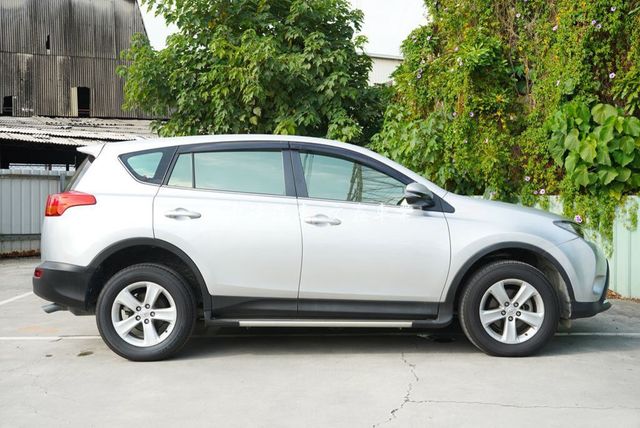 TOYOTA豐田 RAV4  第3張相片