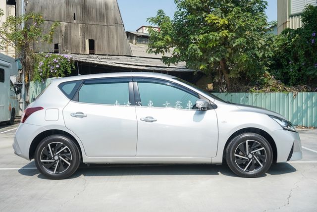 NISSAN日產 TIIDA  第5張相片