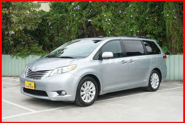 TOYOTA豐田 SIENNA  第1張相片