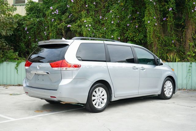 TOYOTA豐田 SIENNA  第3張相片